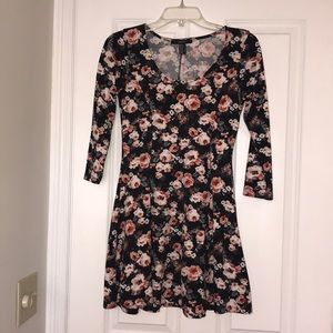 Forever 21 floral dress 💕